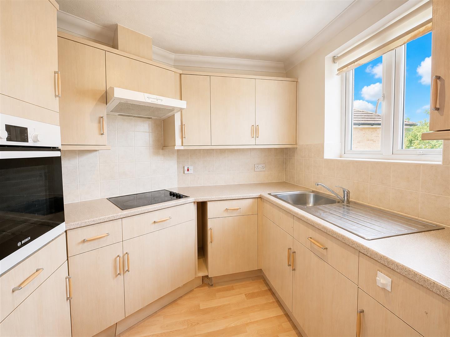 2 bed property in Cavendish Road, Sutton